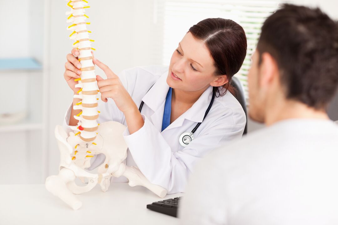 Diagnose einer Osteochondrose durch einen Arzt