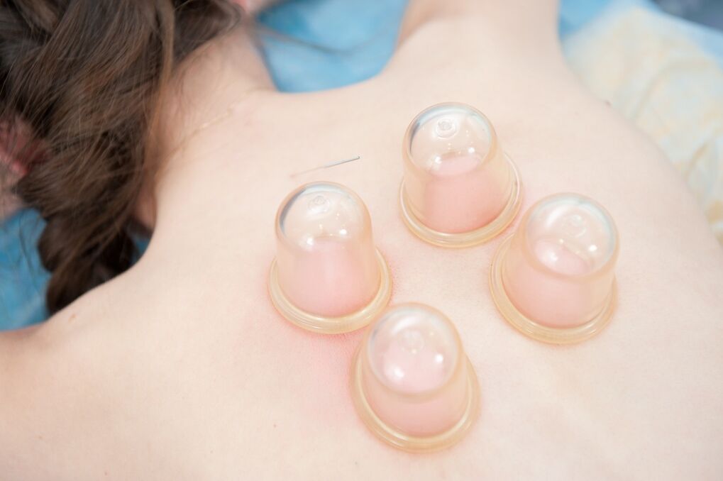 Behandlung von Osteochondrose mit Vakuummassage