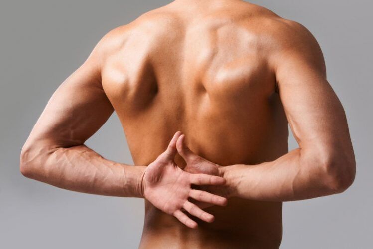Schmerzsyndrom ist eines der ersten Anzeichen der Pathologie